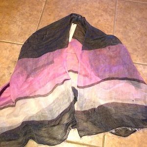 A shall that is brand new never worn